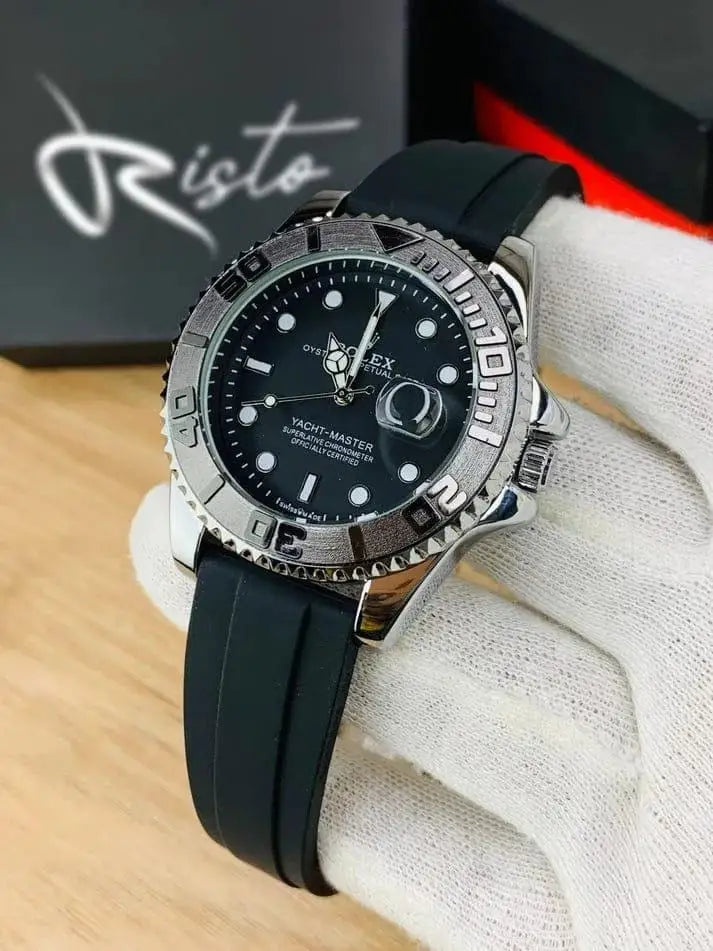 ⌚ Luxury Men’s Rubber Strap Watch